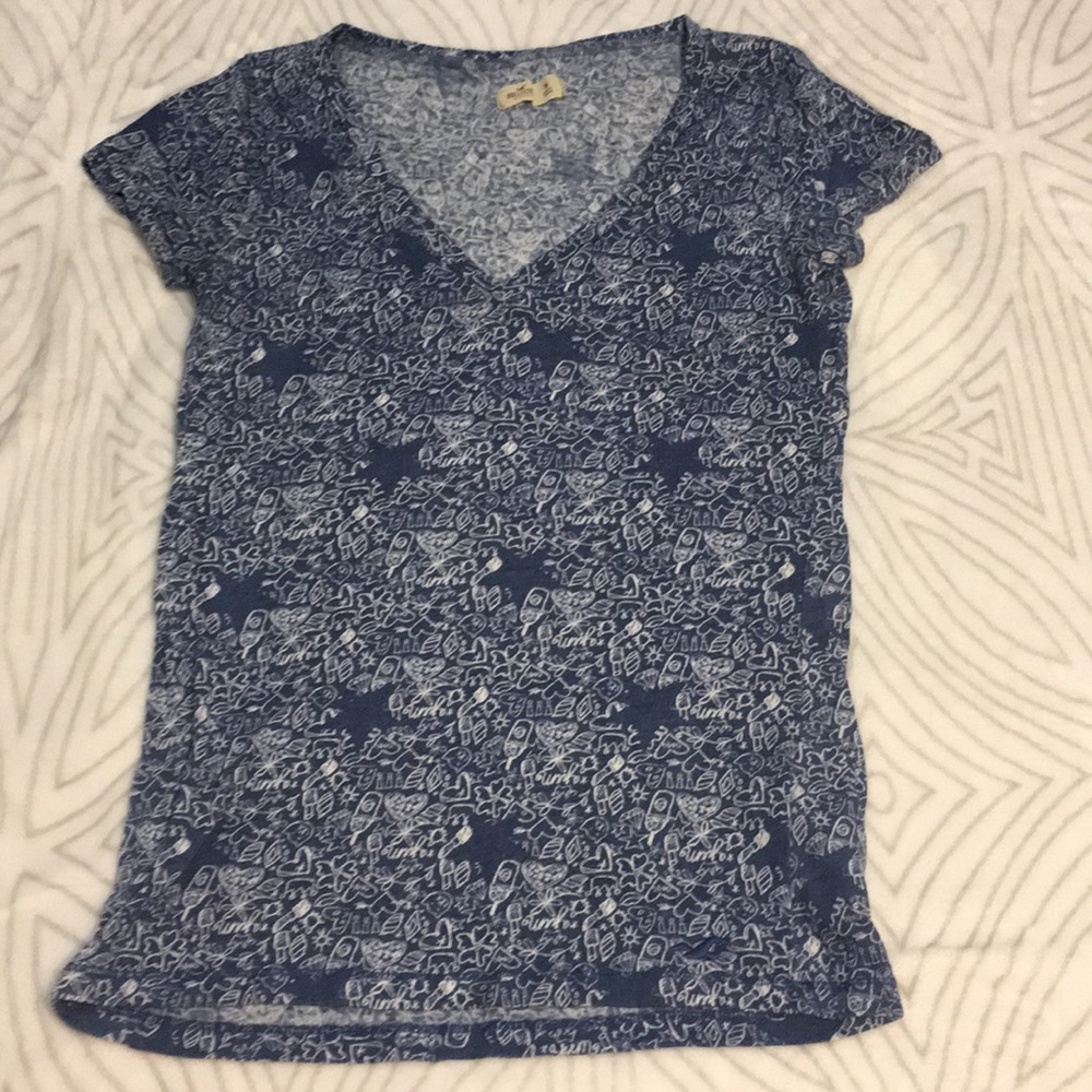 V neck Hollister shirt